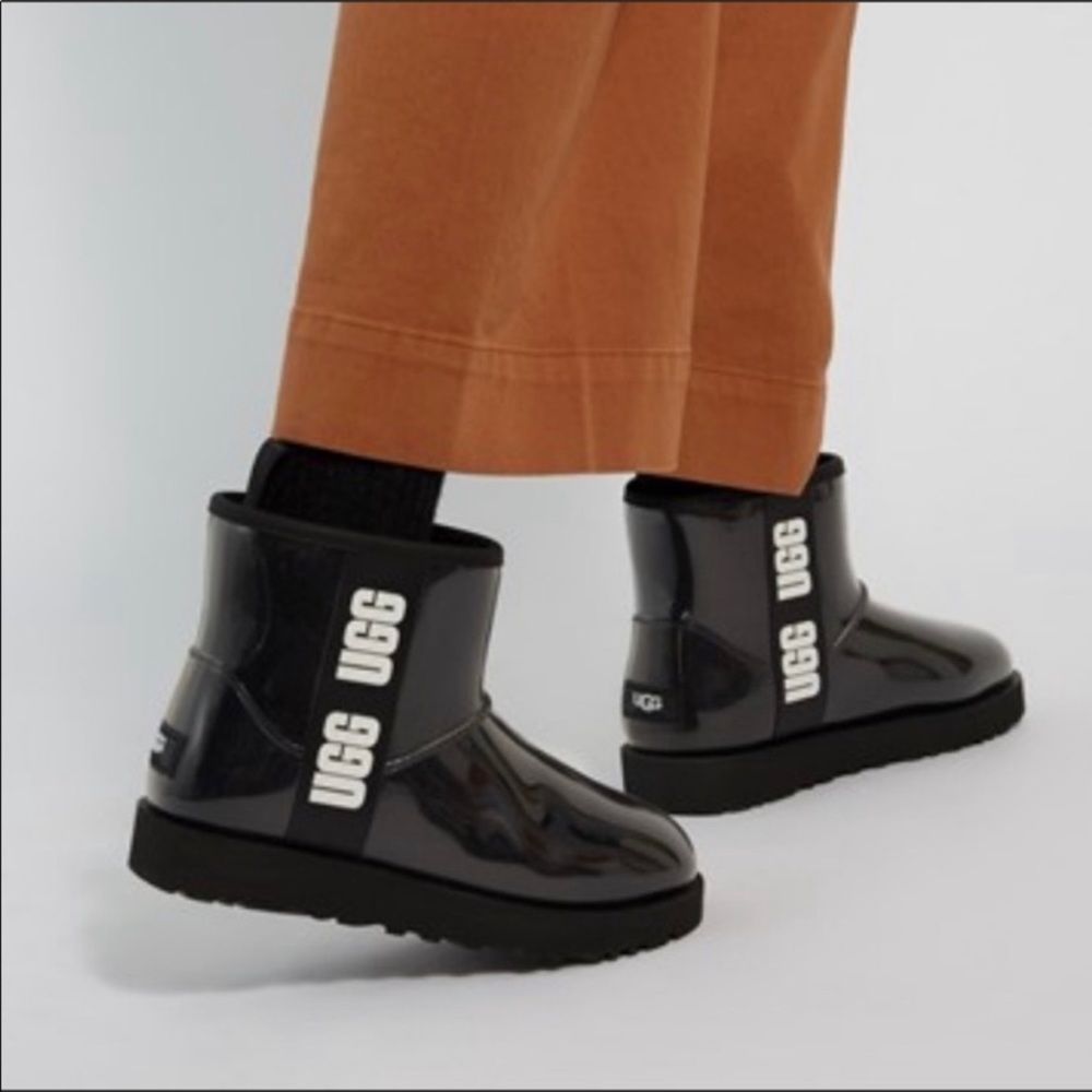 Ugg classic mini clear in black